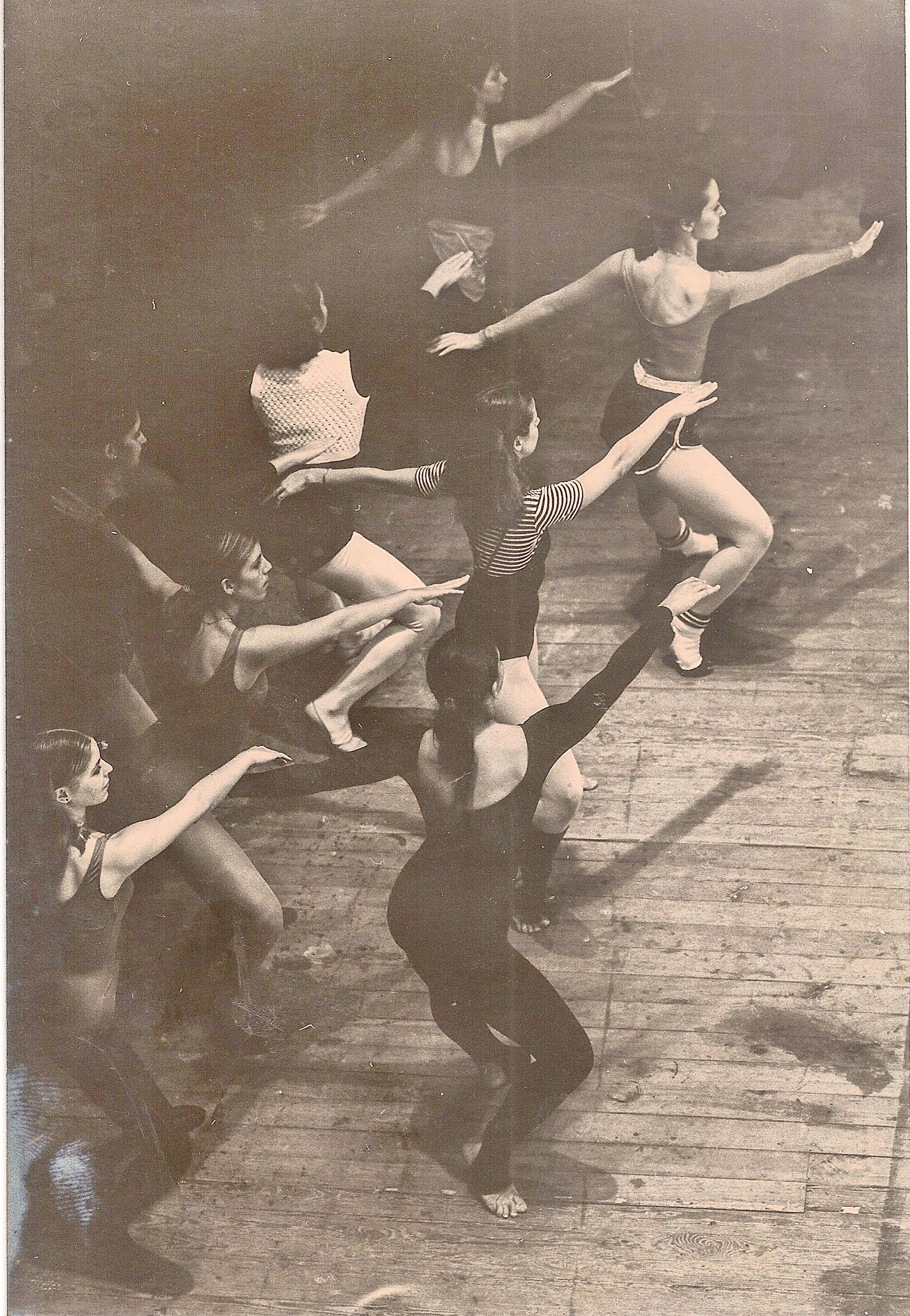 Historical photo representing Inge Bruckmann with her family in Guayaquil
